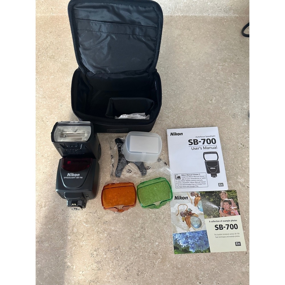Nikon SB-700 Speedlight Flash Professional Gear Black GOOD TTL‎ Master Remote
